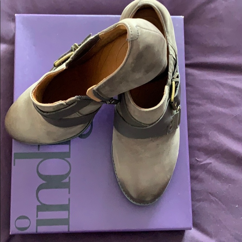 NIB Indigo by Clark’s burnished brown booties